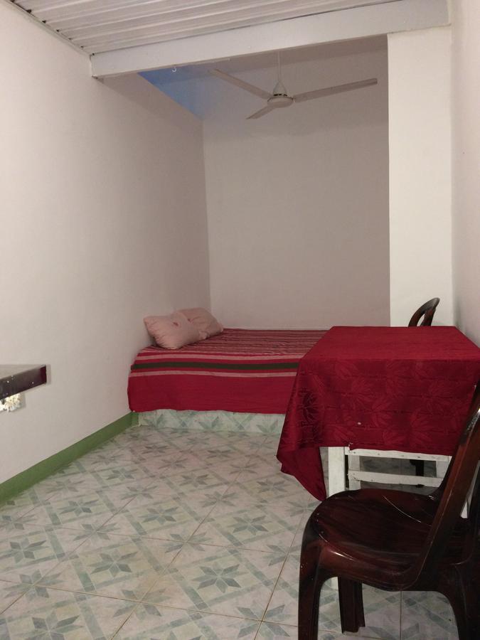 Rr House Hotell Colombo Exteriör bild