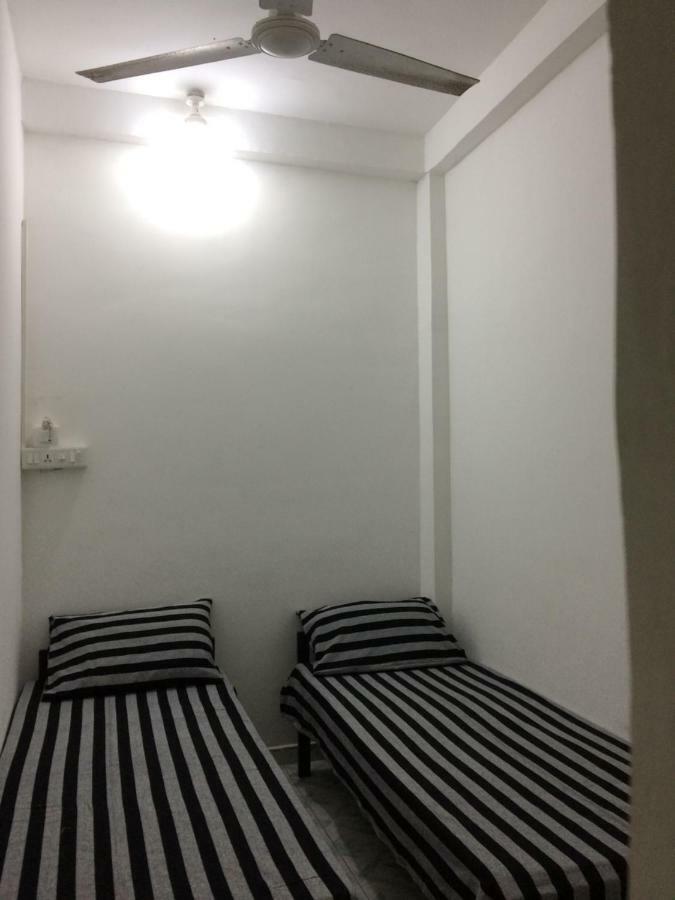 Rr House Hotell Colombo Exteriör bild